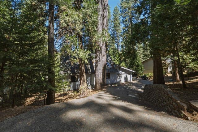 4976 Golden St, Pollock Pines, CA 95726
