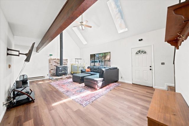 4976 Golden St, Pollock Pines, CA 95726