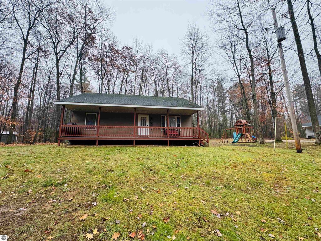 Image 5 of property listing at 1964 Carson Drive, Manton, MI 49663