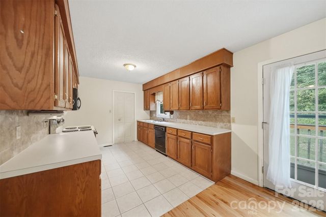 3882 Shadowood Drive, Morganton, NC 28655