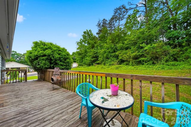 3882 Shadowood Drive, Morganton, NC 28655