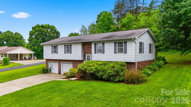3882 Shadowood Drive, Morganton, NC 28655