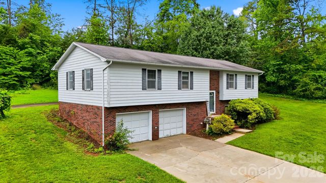 3882 Shadowood Drive, Morganton, NC 28655