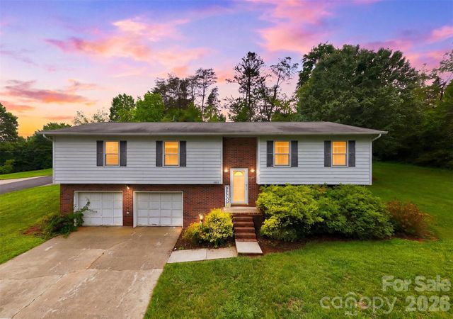 3882 Shadowood Drive, Morganton, NC 28655