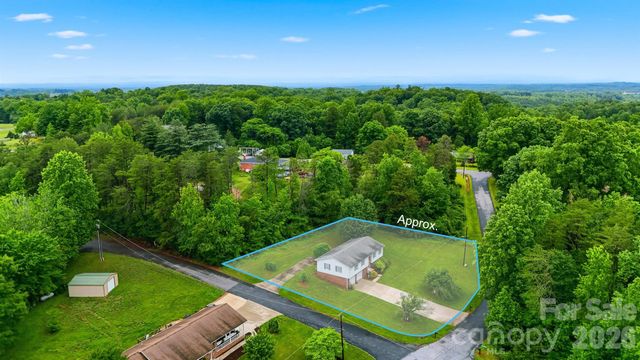 3882 Shadowood Drive, Morganton, NC 28655
