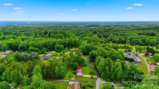 3882 Shadowood Drive, Morganton, NC 28655