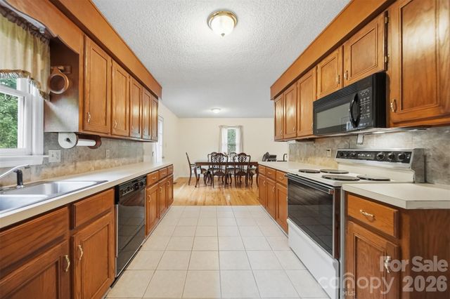 3882 Shadowood Drive, Morganton, NC 28655