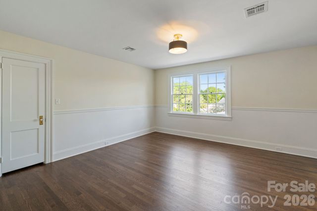 3114 N Center Street, Hickory, NC 28601