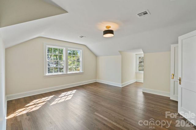 3114 N Center Street, Hickory, NC 28601