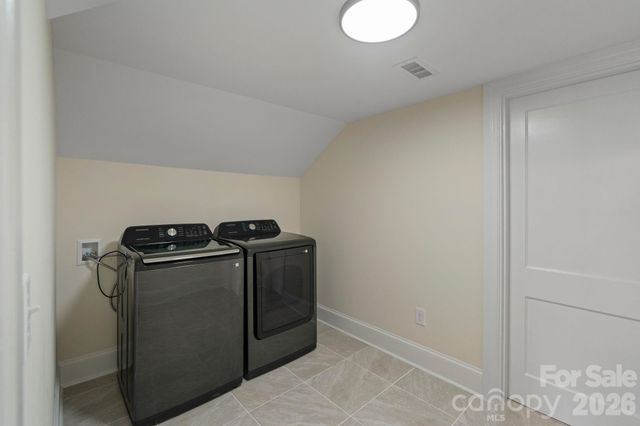 3114 N Center Street, Hickory, NC 28601