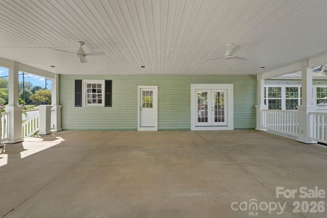 3114 N Center Street, Hickory, NC 28601