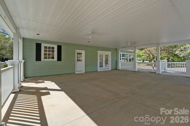 3114 N Center Street, Hickory, NC 28601