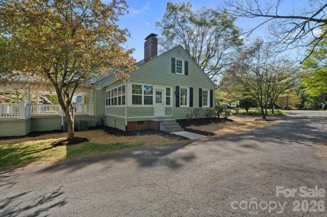 3114 N Center Street, Hickory, NC 28601