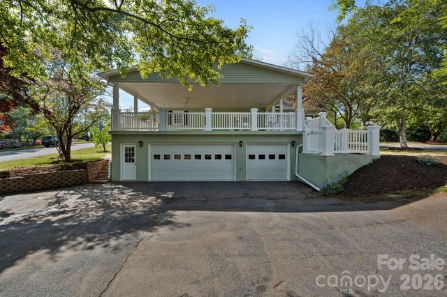 3114 N Center Street, Hickory, NC 28601