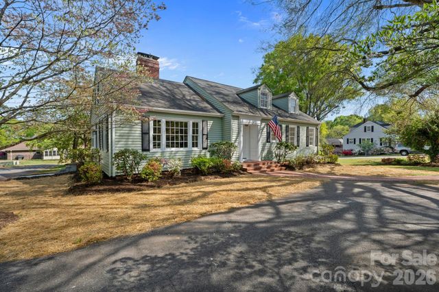 3114 N Center Street, Hickory, NC 28601