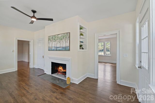 3114 N Center Street, Hickory, NC 28601