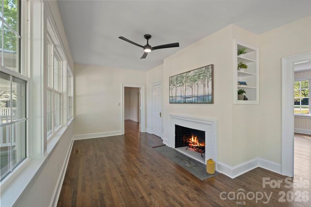 3114 N Center Street, Hickory, NC 28601