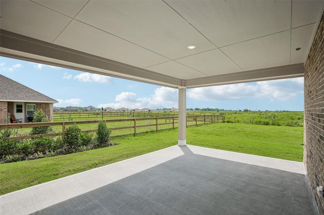 504 Cane Crossing Lake Drive, Sealy, TX 77474
