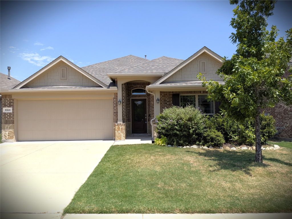 9324 Bronze Meadow Drive, Fort Worth, TX 76131