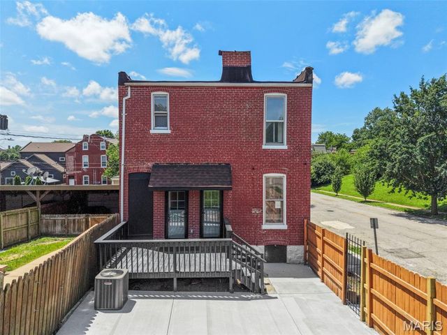 1810 Utah Street, St Louis, MO 63118