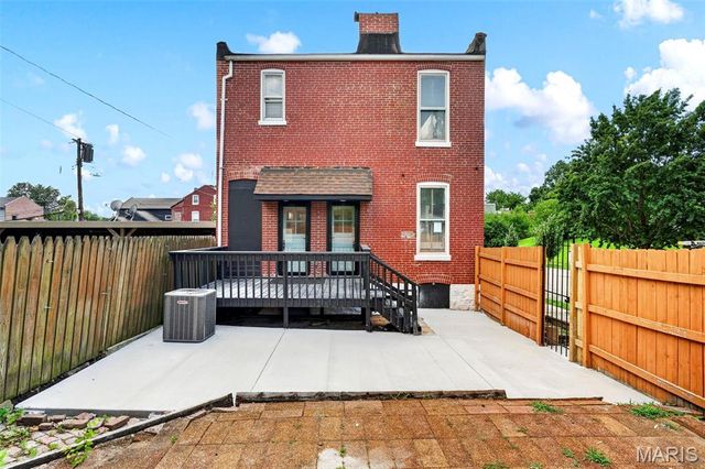 1810 Utah Street, St Louis, MO 63118