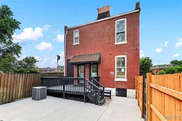 1810 Utah Street, St Louis, MO 63118