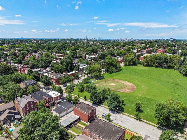 1810 Utah Street, St Louis, MO 63118