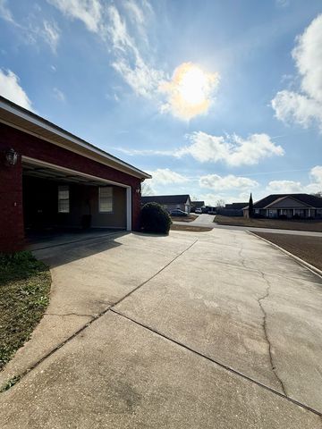 110 Sagebrush Dr., Enterprise, AL 36330