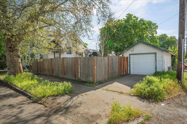 2702 W Gardner Ave, Spokane, WA 99201