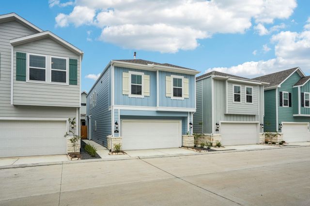 591 Avisa Drive, Kemah, TX 77565