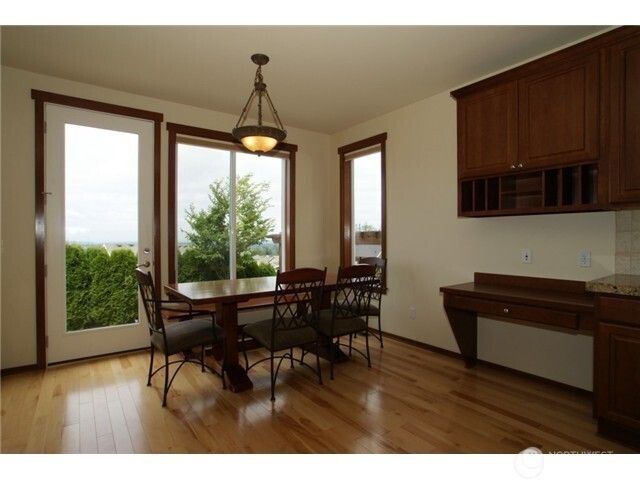 2471 34th Avenue NE, Issaquah, WA 98029