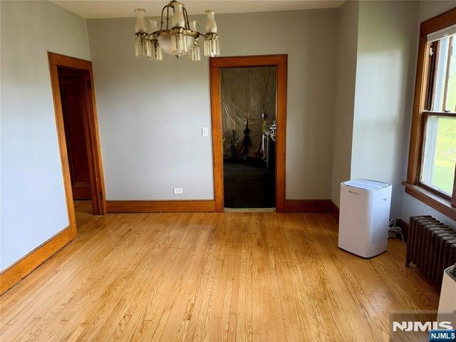 120 Glen Avenue, Midland Park, NJ 07432