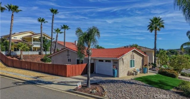 30820 Early Round, Canyon Lake, CA 92587