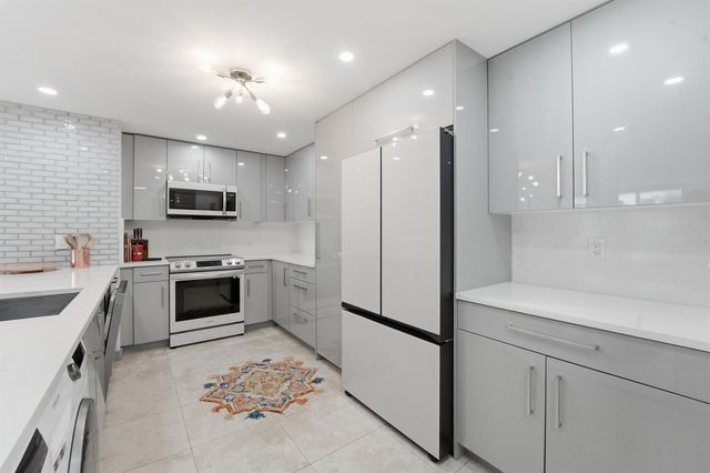 1149 Hillsboro 503, Hillsboro Beach, FL 33062