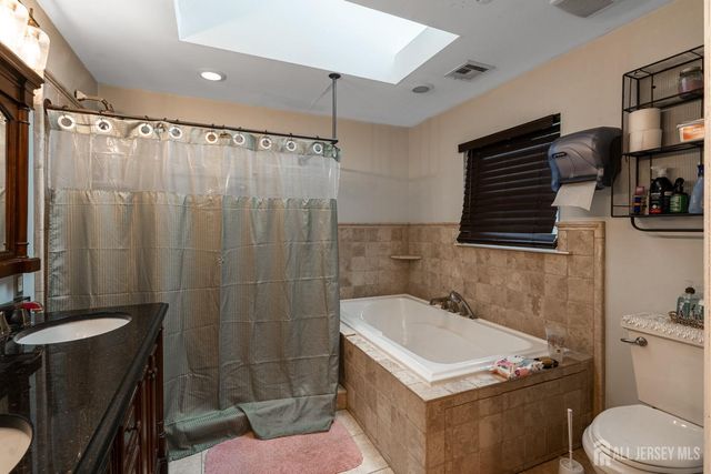 70 Jefferson Avenue, New Brunswick, NJ 08901