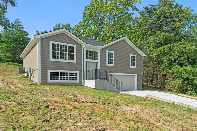 11225 Felton Street, Sugar Creek, MO 64054