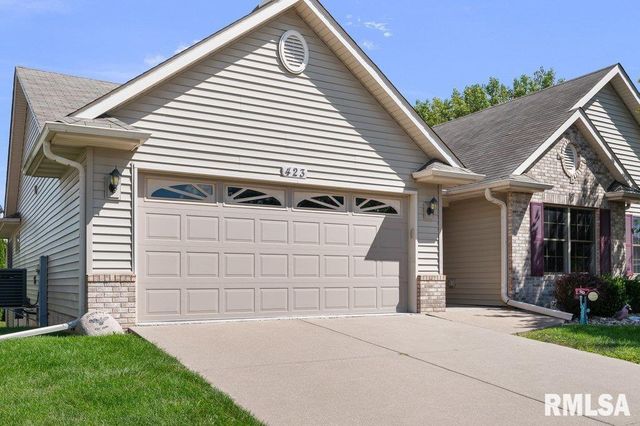 423 KEVIN Road, Blue Grass, IA 52726