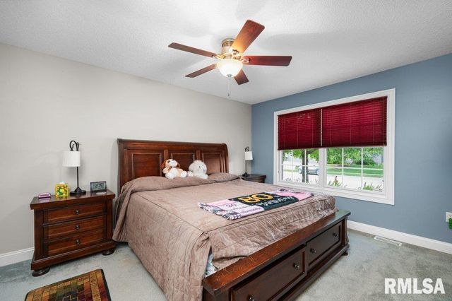 423 KEVIN Road, Blue Grass, IA 52726