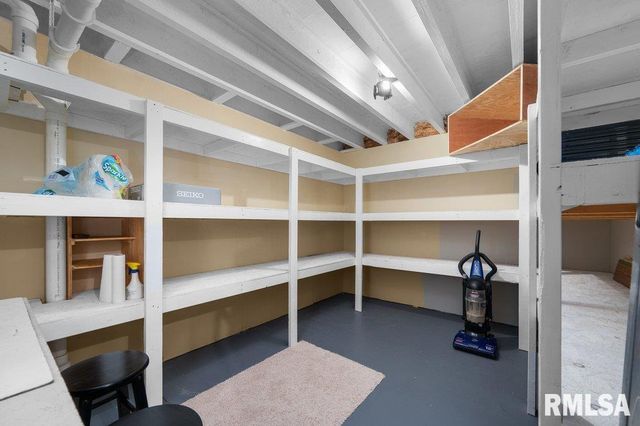 423 KEVIN Road, Blue Grass, IA 52726