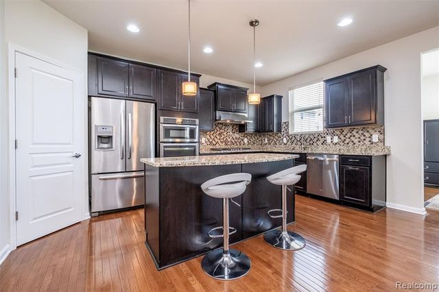 29926 Autumn Gold Drive, New Hudson, MI 48165