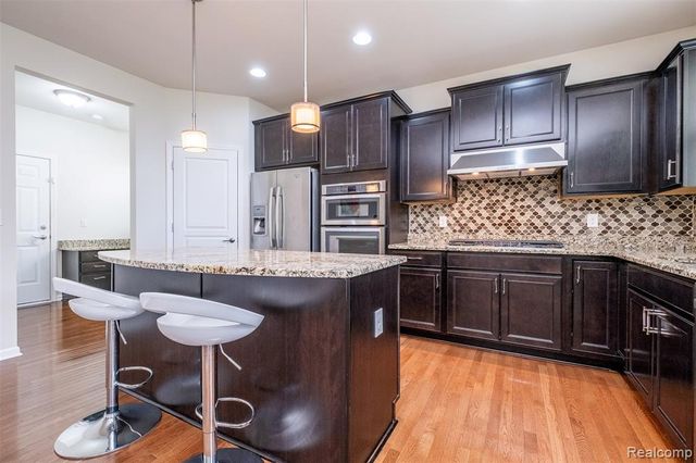 29926 Autumn Gold Drive, New Hudson, MI 48165