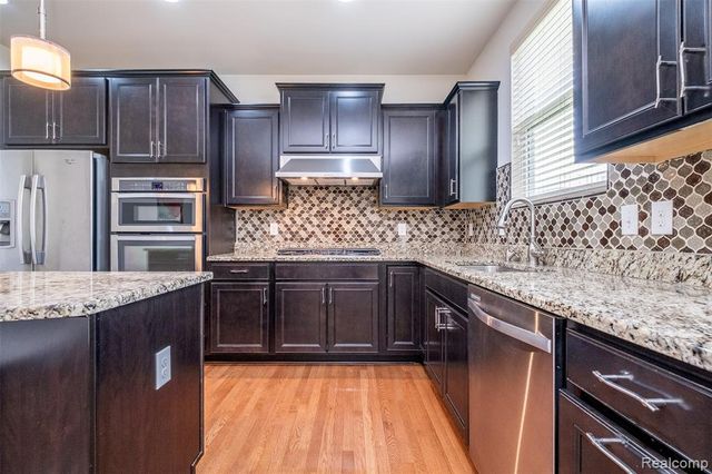 29926 Autumn Gold Drive, New Hudson, MI 48165