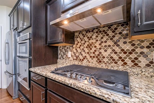 29926 Autumn Gold Drive, New Hudson, MI 48165