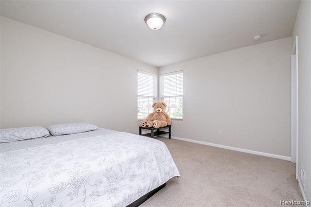 29926 Autumn Gold Drive, New Hudson, MI 48165