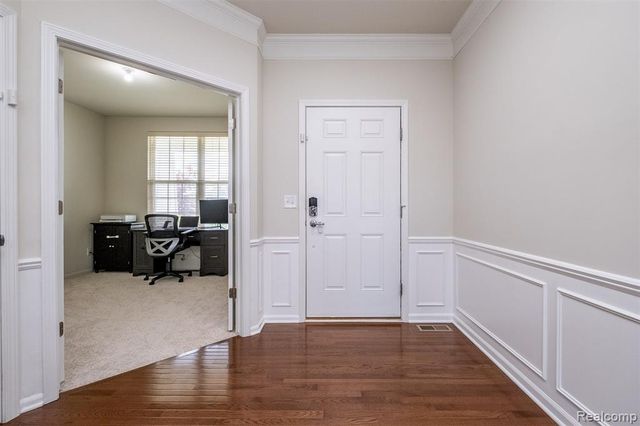 29926 Autumn Gold Drive, New Hudson, MI 48165
