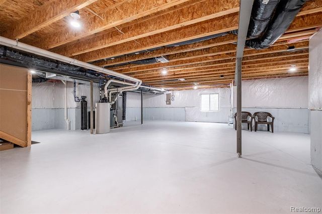 29926 Autumn Gold Drive, New Hudson, MI 48165