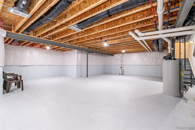 29926 Autumn Gold Drive, New Hudson, MI 48165