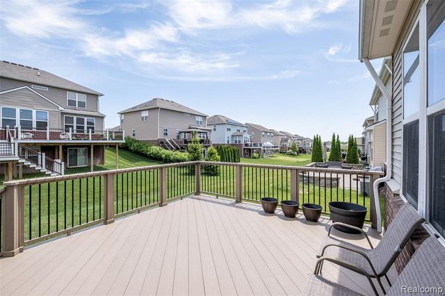 29926 Autumn Gold Drive, New Hudson, MI 48165
