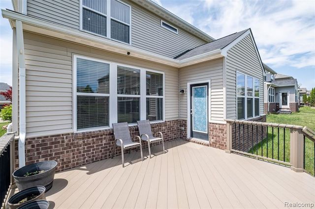 29926 Autumn Gold Drive, New Hudson, MI 48165