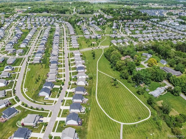 29926 Autumn Gold Drive, New Hudson, MI 48165
